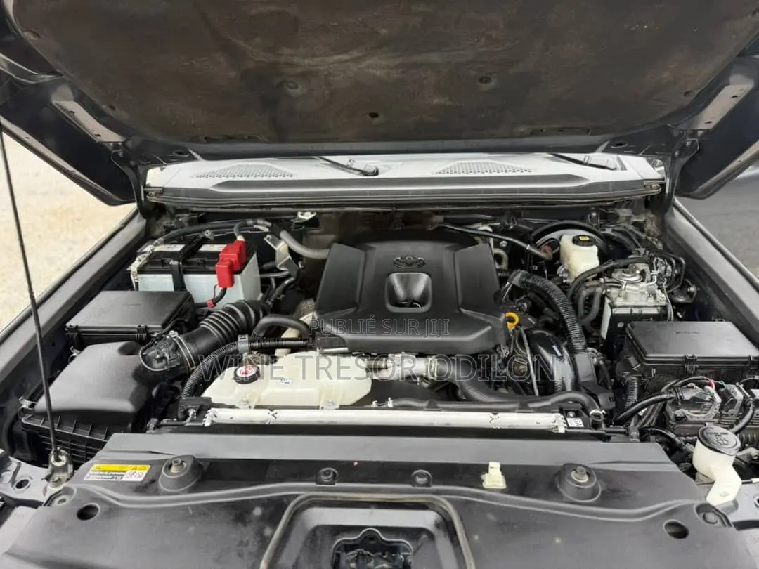Toyota Land Cruiser LC300 2025 Noir