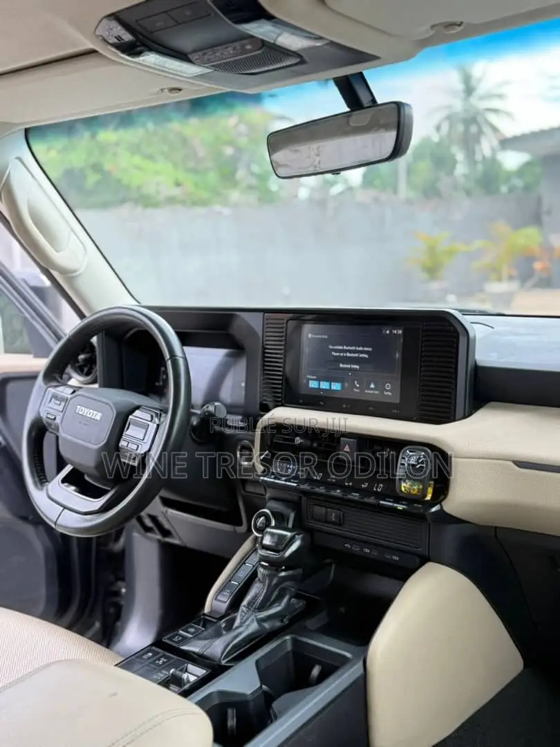 Toyota Land Cruiser LC300 2025 Noir