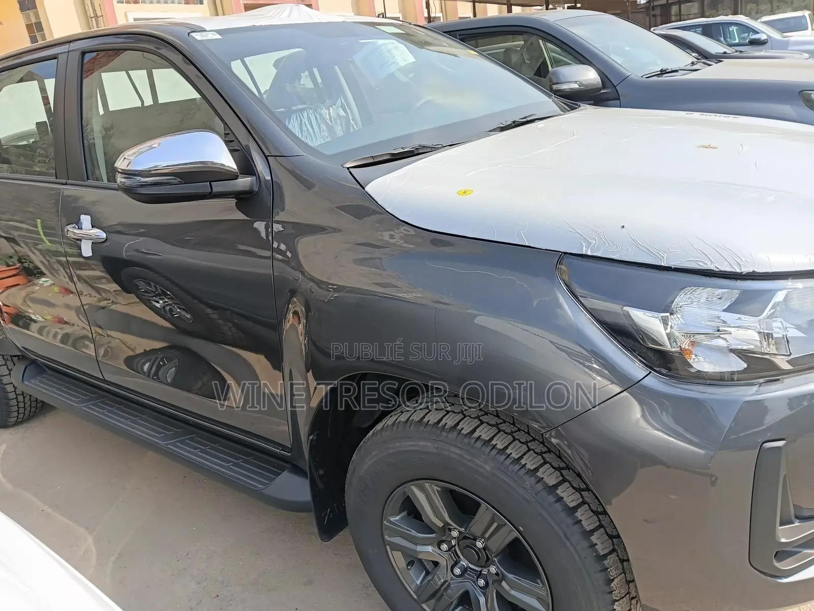 Nouveau Toyota Hilux 2025 Gris