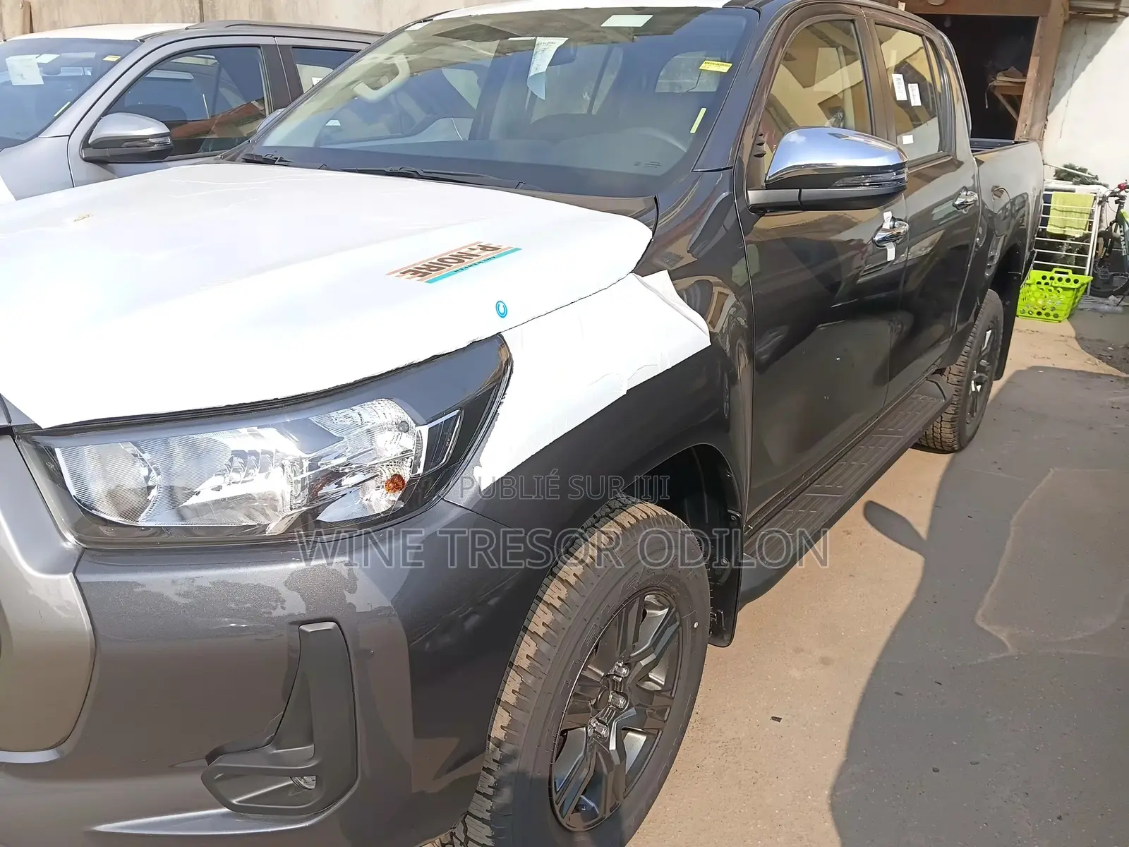Nouveau Toyota Hilux 2025 Gris