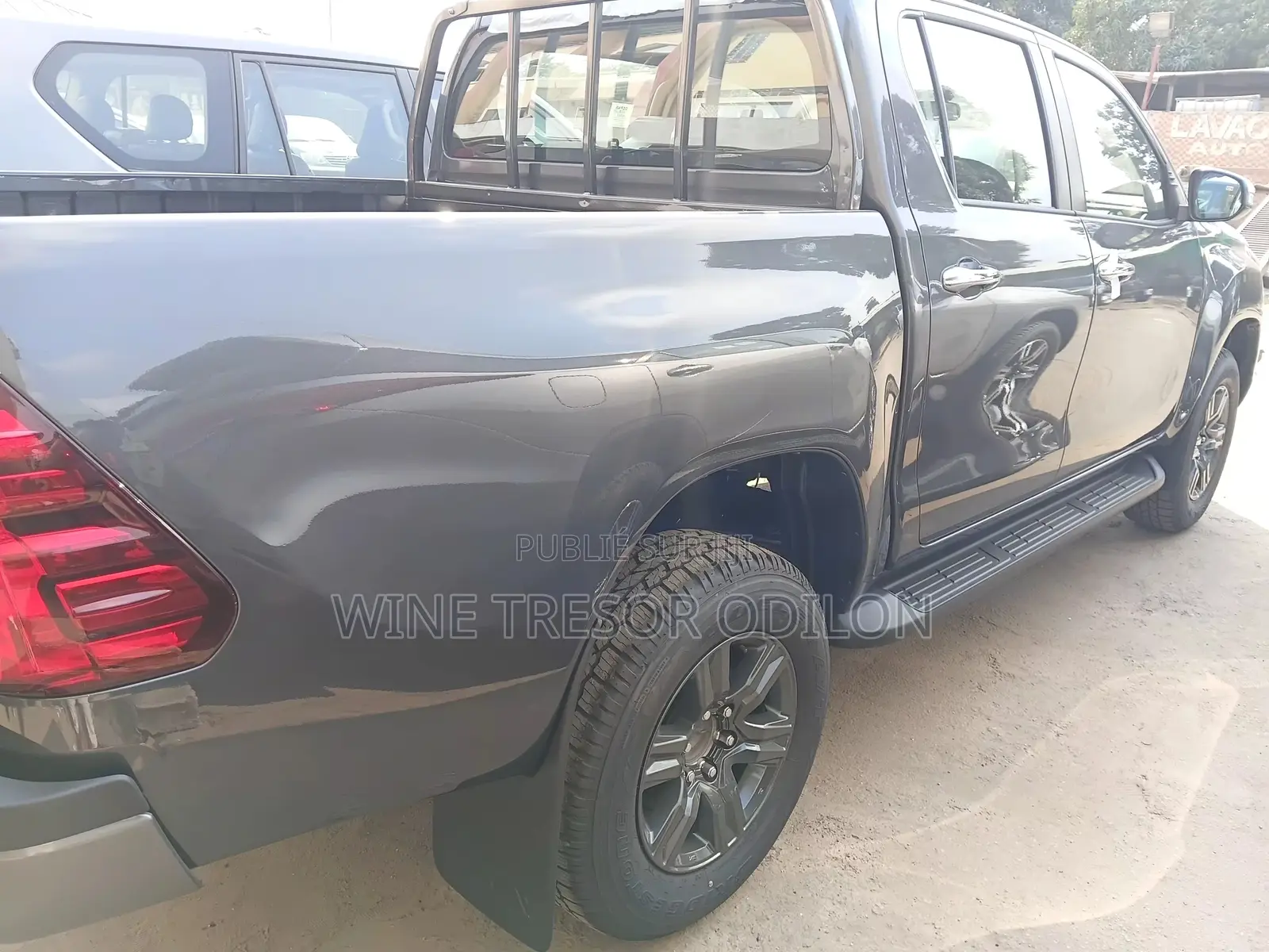 Nouveau Toyota Hilux 2025 Gris
