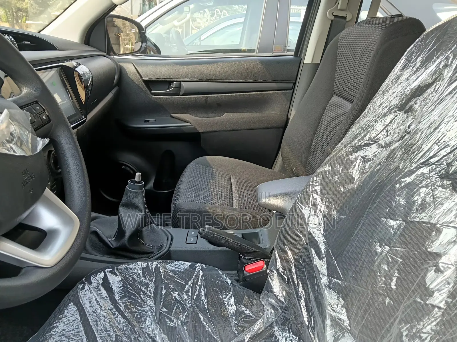Nouveau Toyota Hilux 2025 Gris