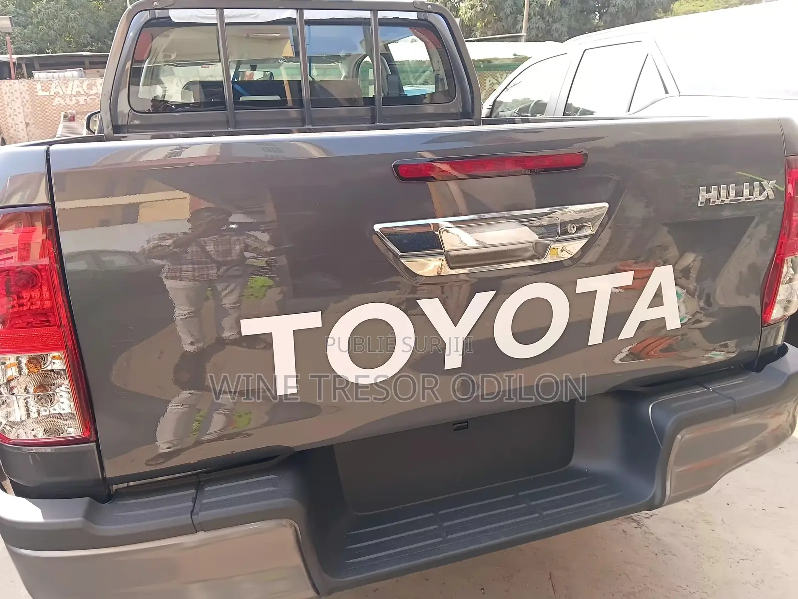 Nouveau Toyota Hilux 2025 Gris