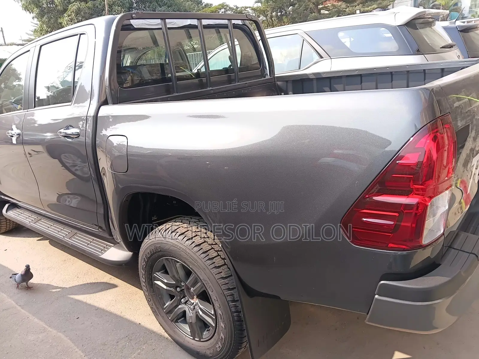 Nouveau Toyota Hilux 2025 Gris