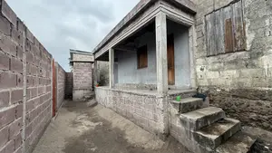 Demi-Parcelle À Bacongo