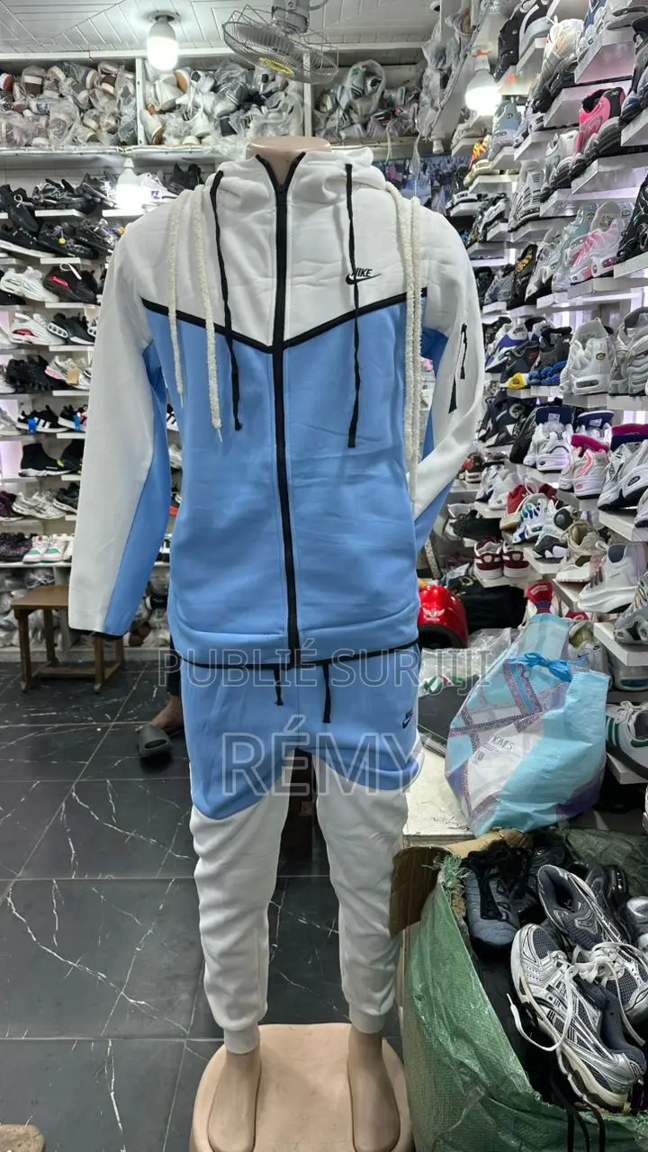 Complet Nike Disponible