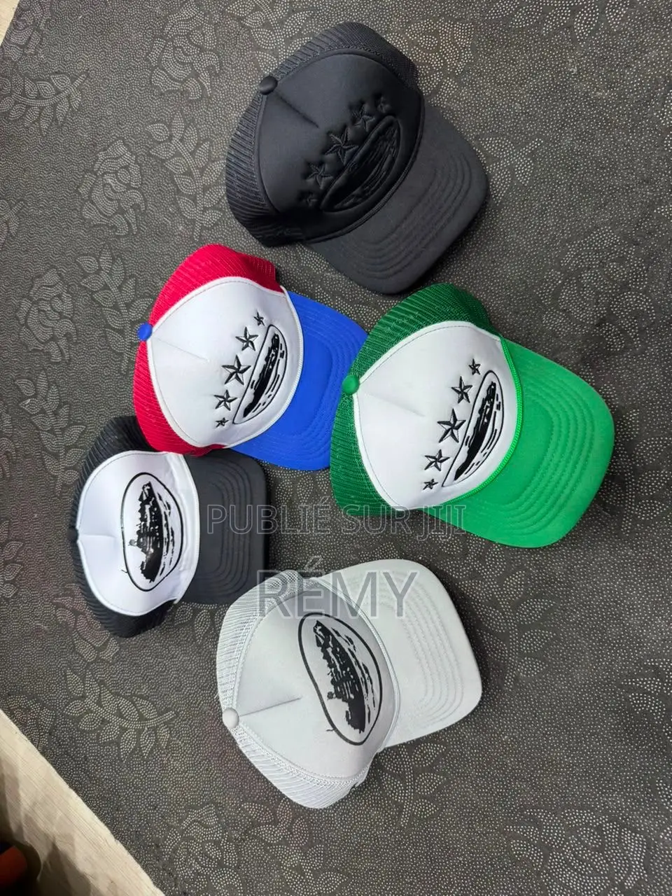 Casquette Disponible
