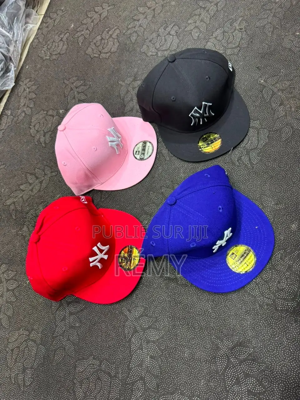 Casquette Disponible