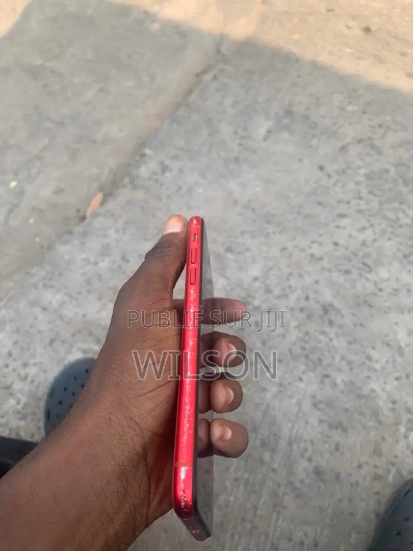 Apple iPhone 11 64 GB Rouge