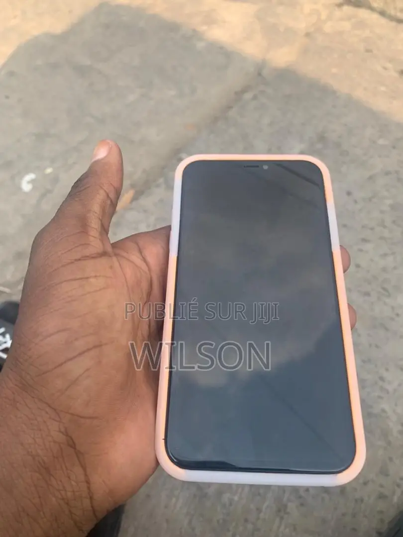 Apple iPhone 11 64 GB Rouge