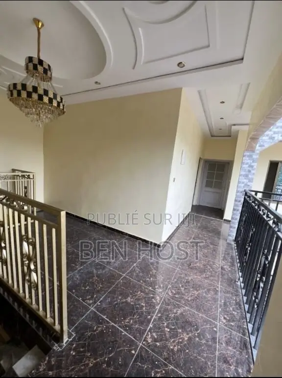 5chbre Appartement-terrasse dans Ben’S Home, Moungali à Louer