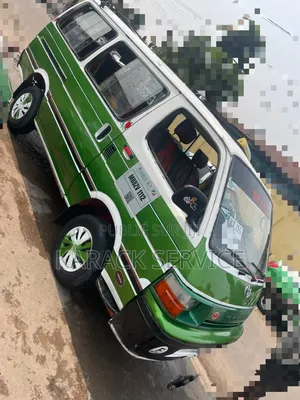 Toyota HiAce 2022 Vert