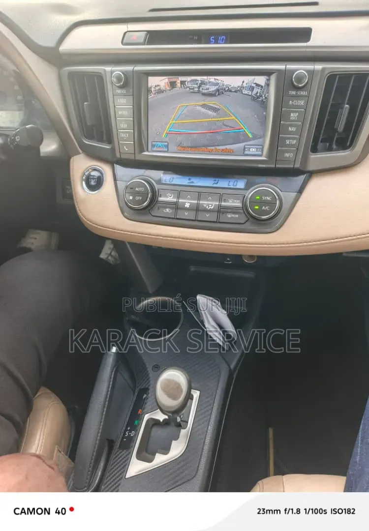 Toyota RAV4 2023 Gris