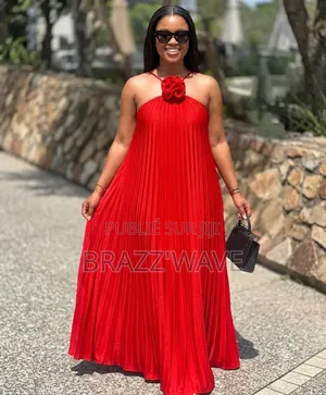 Robe Longue Plissée À Fleur