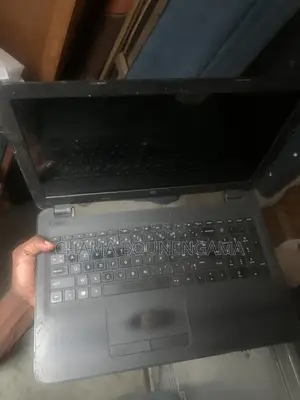 Ordinateur portable HP 14-ep0063 8GB Intel Core i5 HDD 512GB