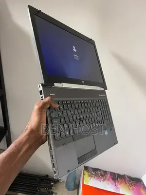 Ordinateur portable HP EliteBook 1040 16GB Intel Core i7 SSD 256GB