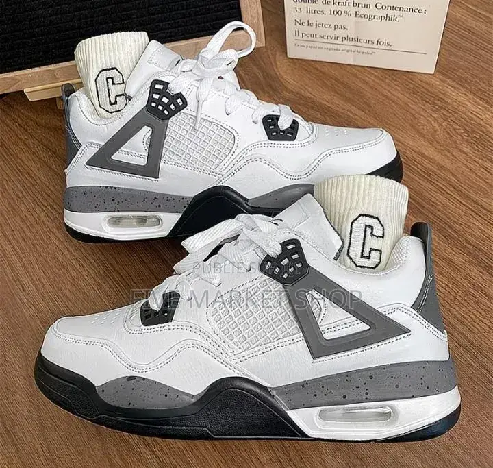 Jordan 4 Retro — Pointures Disponibles — Livraison Brazzaville