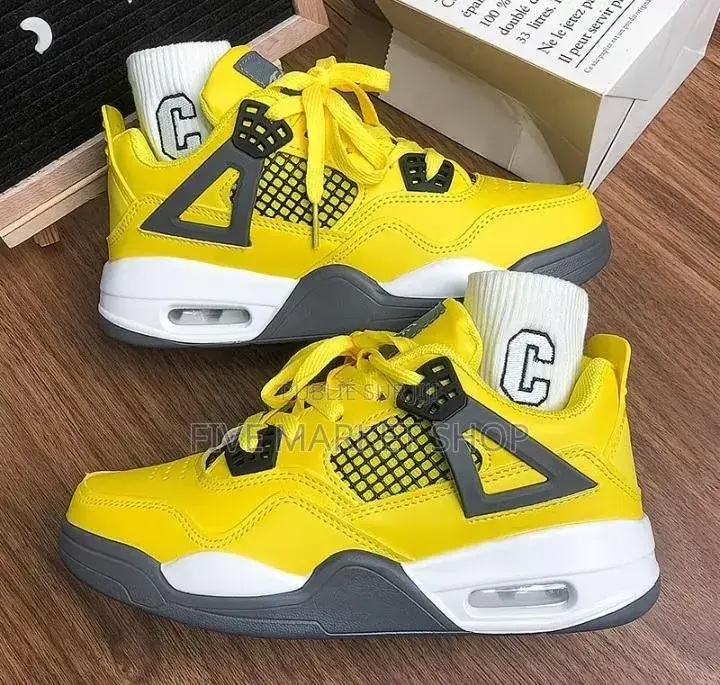 Jordan 4 Retro — Pointures Disponibles — Livraison Brazzaville