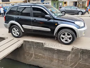 Toyota RAV4 2017 Bleu