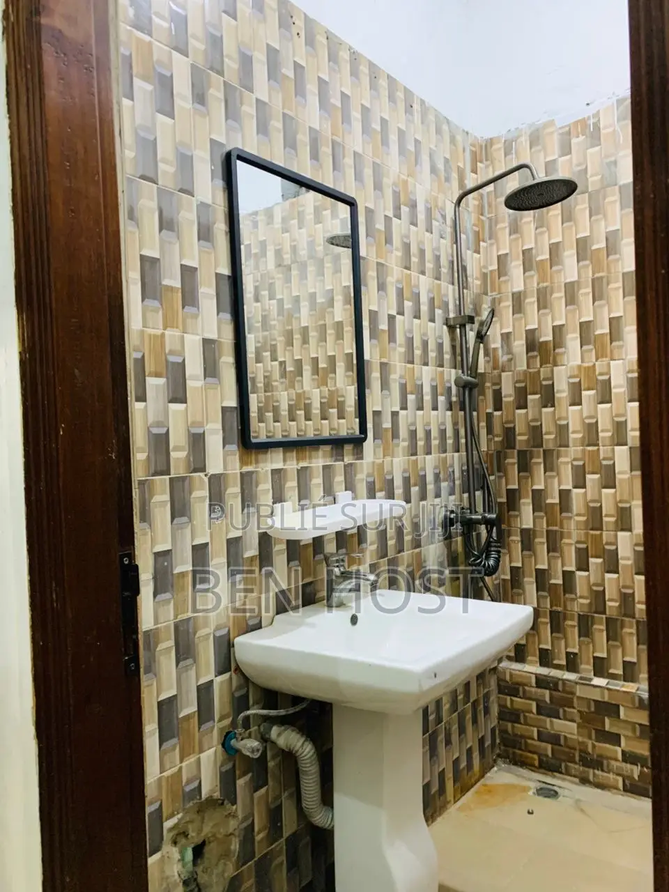 2chbre Appartement dans Ben’S Home, Poto-Poto à Louer