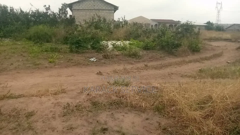 Parcelle À Vendre Derrière l'Académie Militaire De Brazzaville