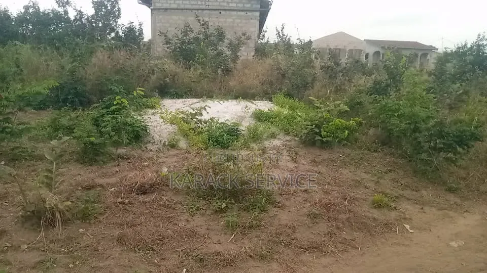 Parcelle À Vendre Derrière l'Académie Militaire De Brazzaville