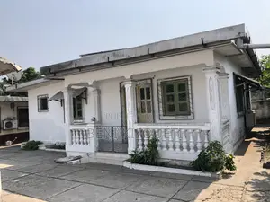 3chbre Maison dans Mr Blaise, Lumumba à Louer