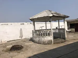 3chbre Maison dans Mr Blaise, Lumumba à Louer