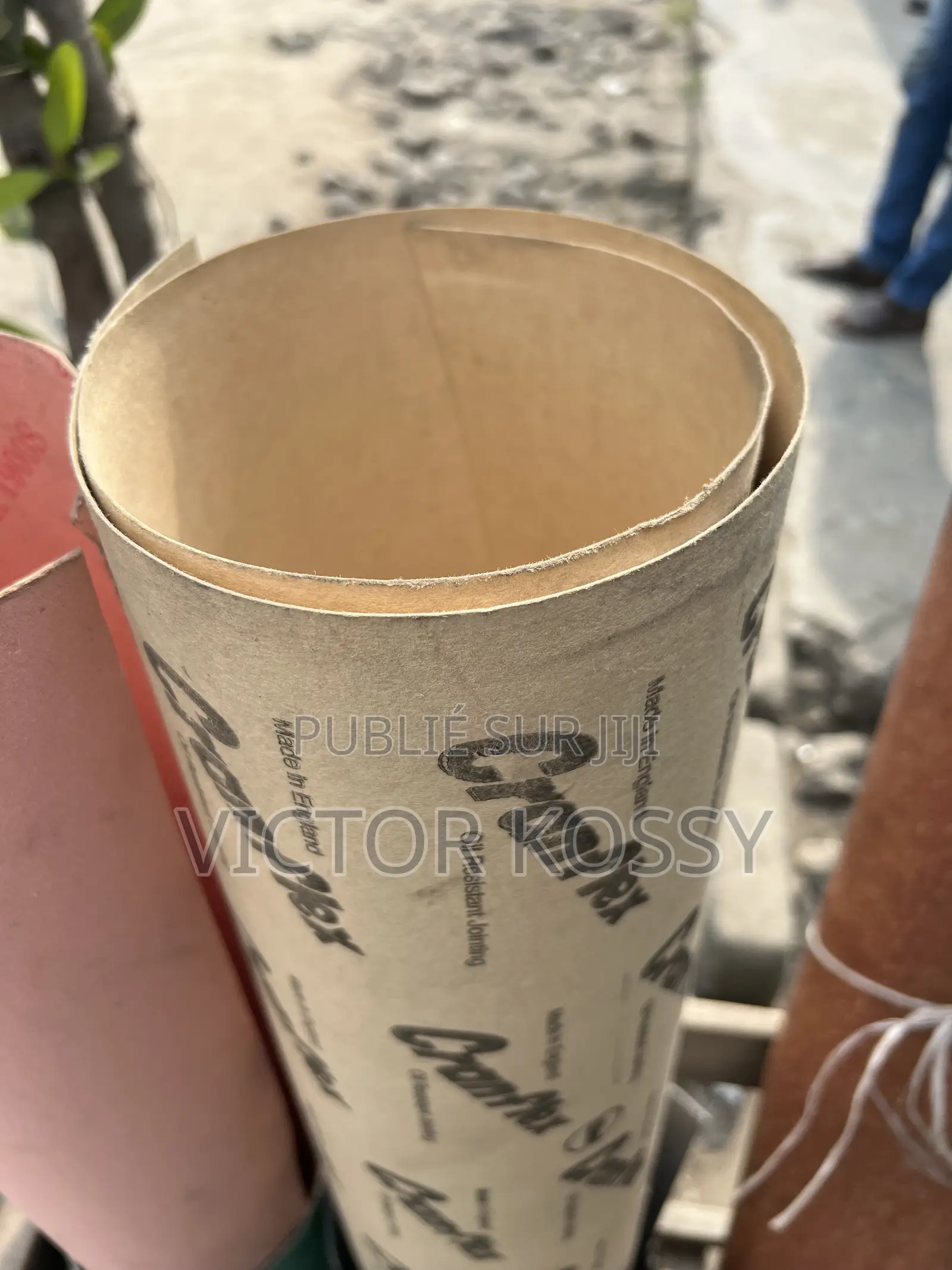Joint De Papier (Paper Gasket)