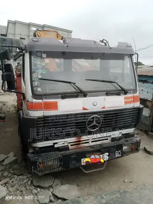 Mercedes Benz