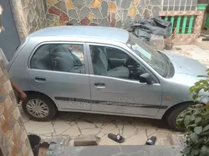 Toyota Starlet 2000 Gris