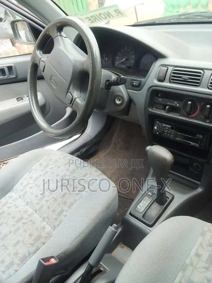 Toyota Starlet 2000 Gris