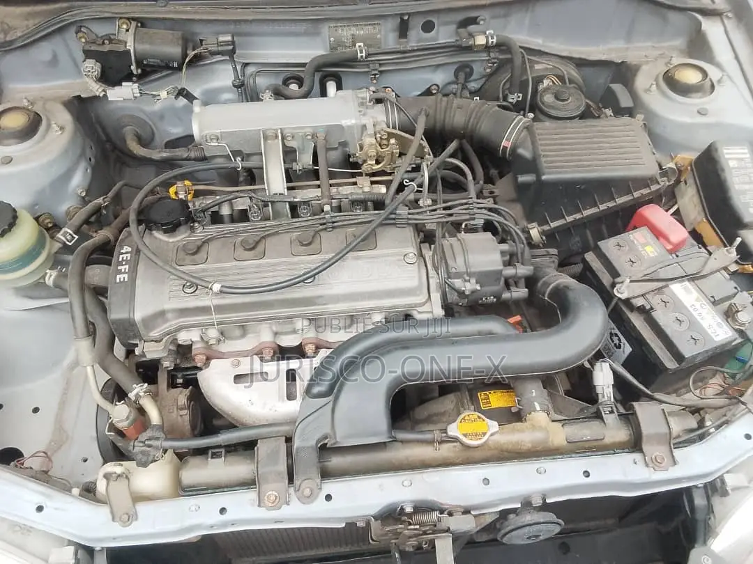 Toyota Starlet 2000 Gris