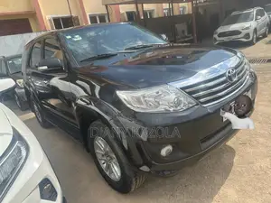 Toyota Fortuner 2014 Noir
