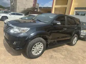 Toyota Fortuner 2014 Noir
