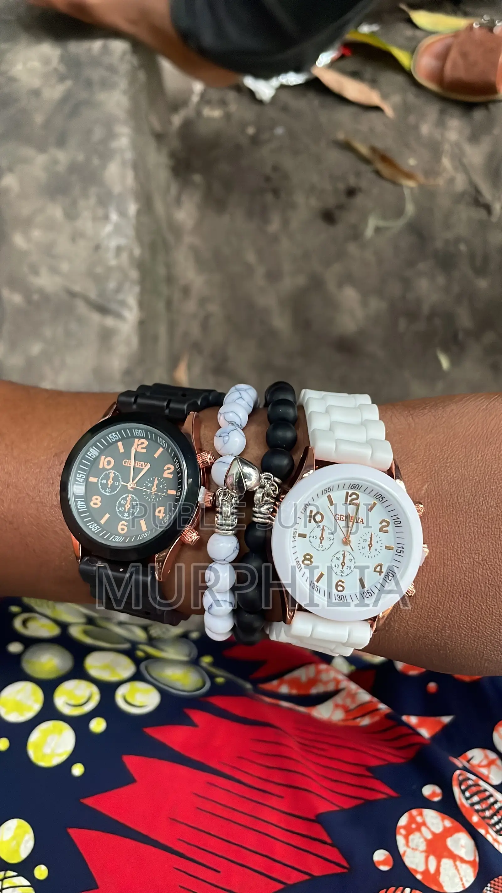 Montre Élégante + Bracelets Assortis – Neuf – 7 500 Fcfa