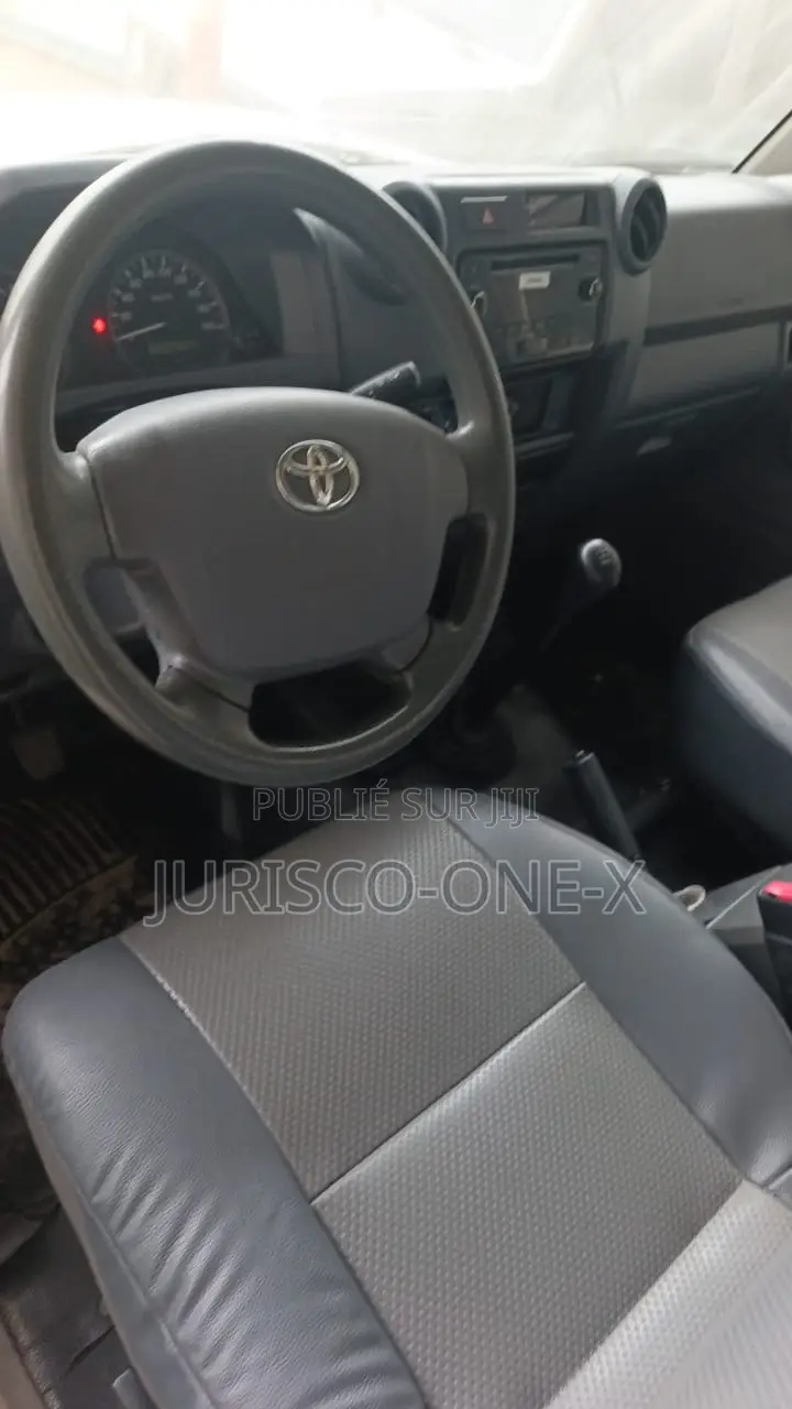 Toyota Land Cruiser 4x4 2005 Blanc