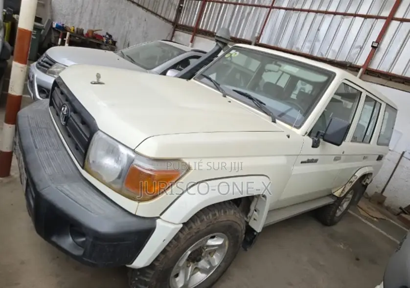 Toyota Land Cruiser 4x4 2005 Blanc