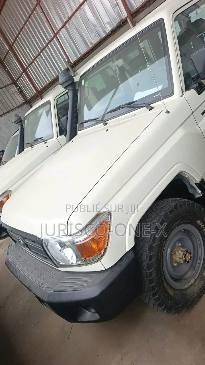 Toyota Land Cruiser 4x4 2005 Blanc