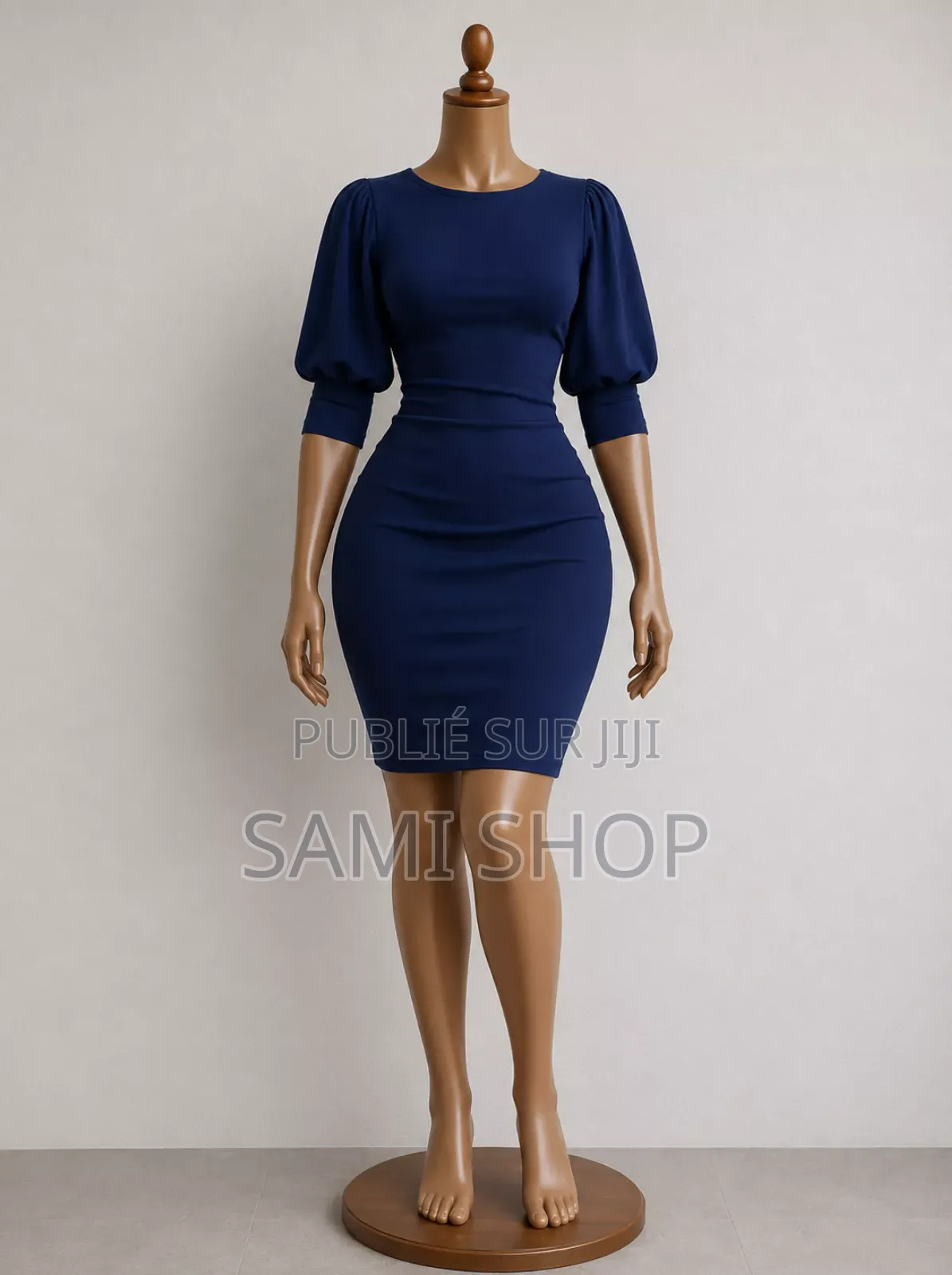 Robe Bleue Marine Incontournable