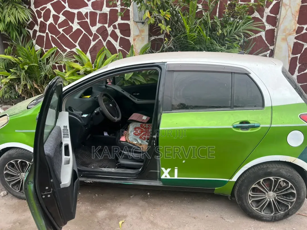 Toyota Yaris 2020 Vert