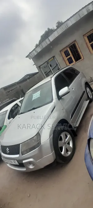 Suzuki Aerio 2019 Gris