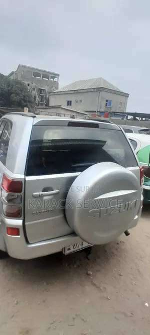 Suzuki Aerio 2019 Gris