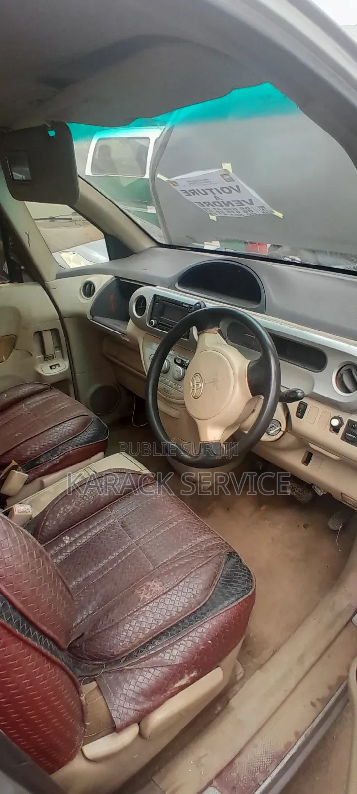 Toyota Porte 2017 Gris