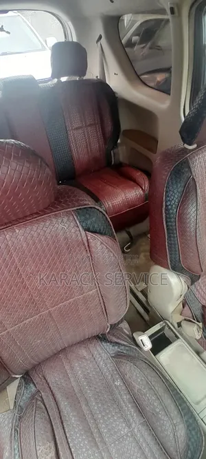 Toyota Porte 2017 Gris