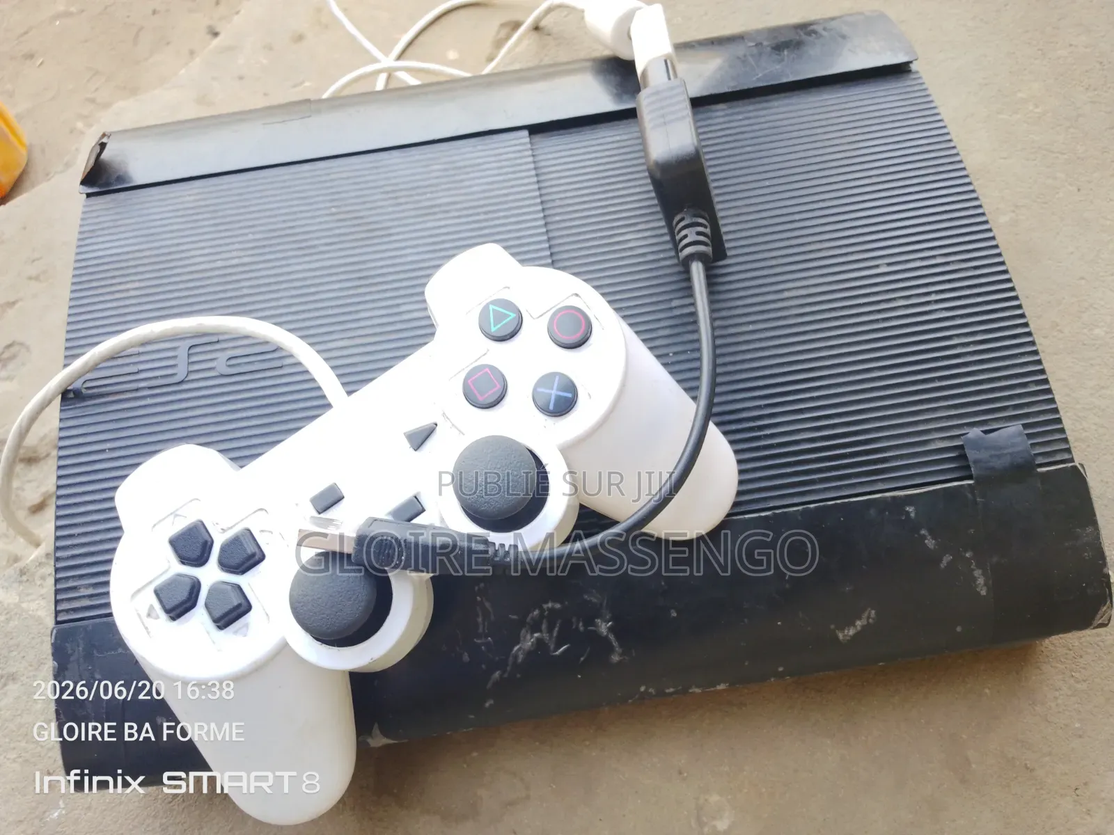 Vente d'Une Ps3 Ultra Slim De 500go