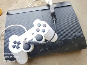 Vente d'Une Ps3 Ultra Slim De 500go