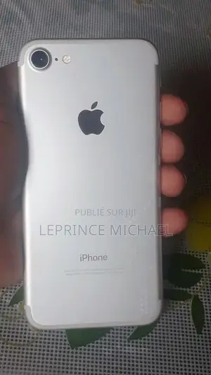 Nouveau Apple iPhone 7 32 GB Blanc