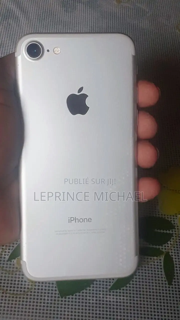 Nouveau Apple iPhone 7 32 GB Blanc