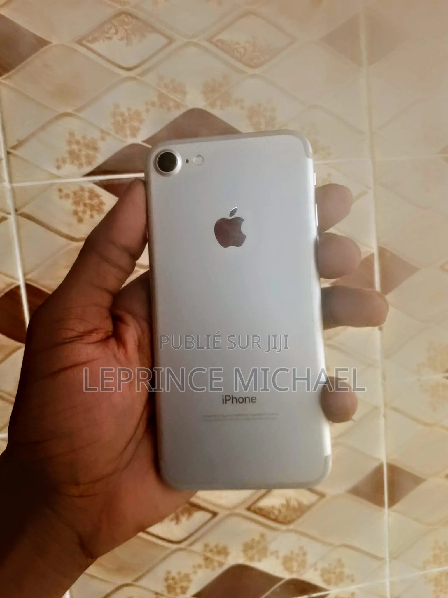 Nouveau Apple iPhone 7 32 GB Blanc